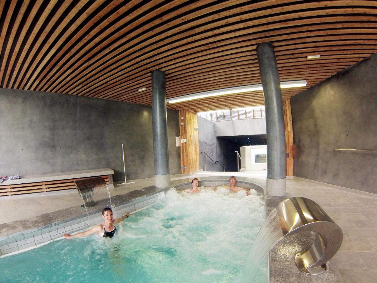 Le Village De Luz Saint Sauveur Vakantiepark 3*